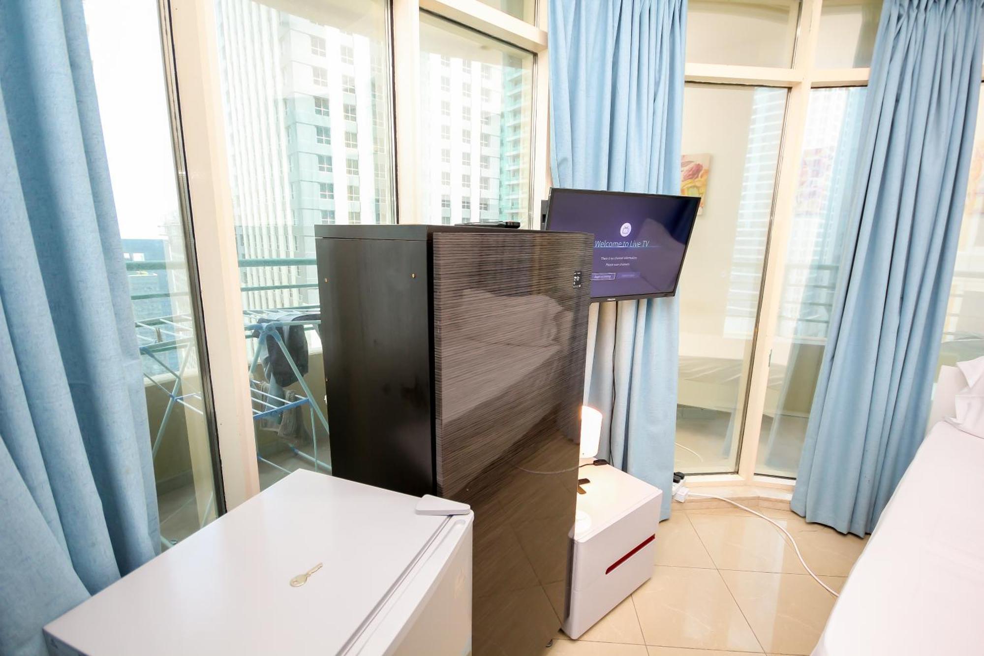 Nice Single Rooms For "Girls" Only In Dubai, Marina Esterno foto