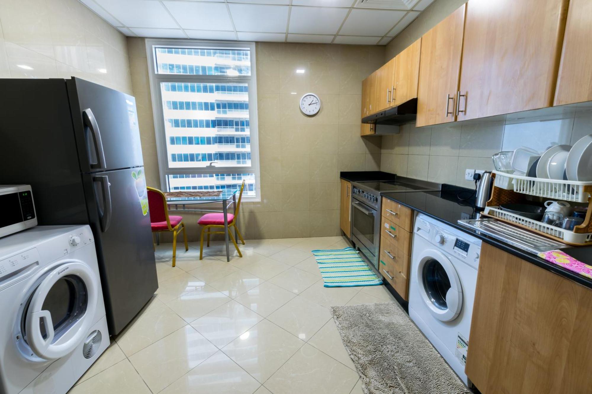 Nice Single Rooms For "Girls" Only In Dubai, Marina Esterno foto