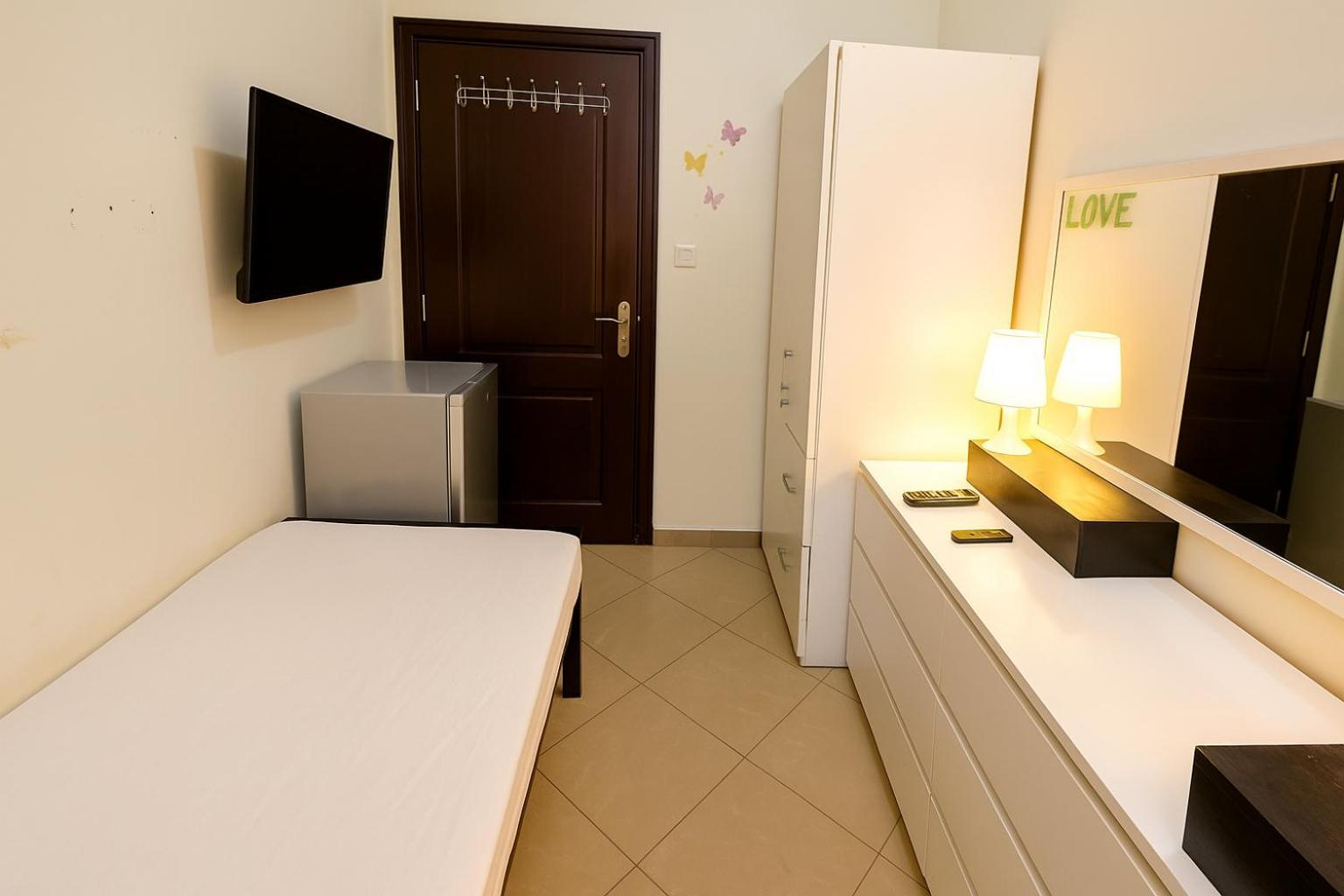 Nice Single Rooms For "Girls" Only In Dubai, Marina Esterno foto